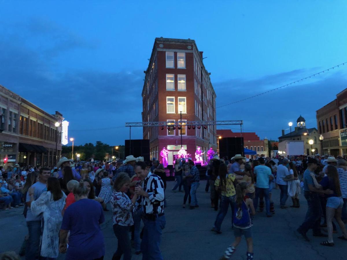 Frontier Hotel Pawhuska Экстерьер фото